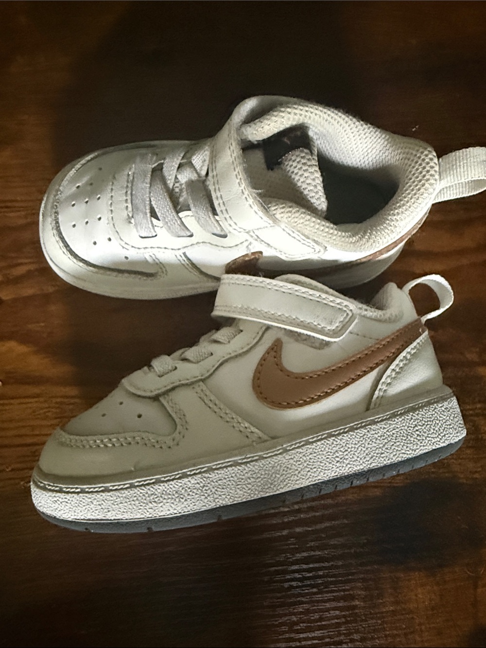 Nike Kids White Sneakers with Brown Swoosh - Velcro Strap
